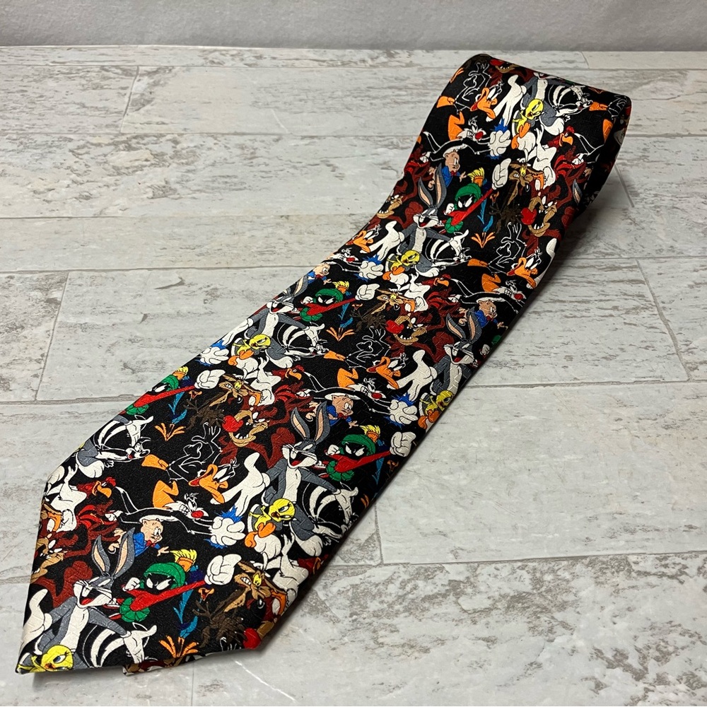 Looney Tunes Vintage 2002 Warner Brothers 100% Silk Necktie Tie TAZ BUGS MARVIN